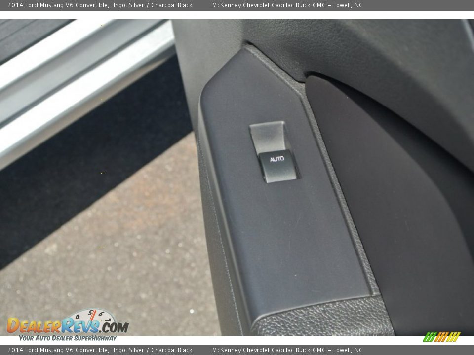 2014 Ford Mustang V6 Convertible Ingot Silver / Charcoal Black Photo #22