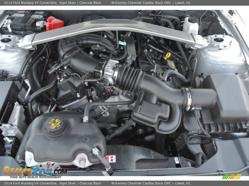 2014 Ford Mustang V6 Convertible Ingot Silver / Charcoal Black Photo #24