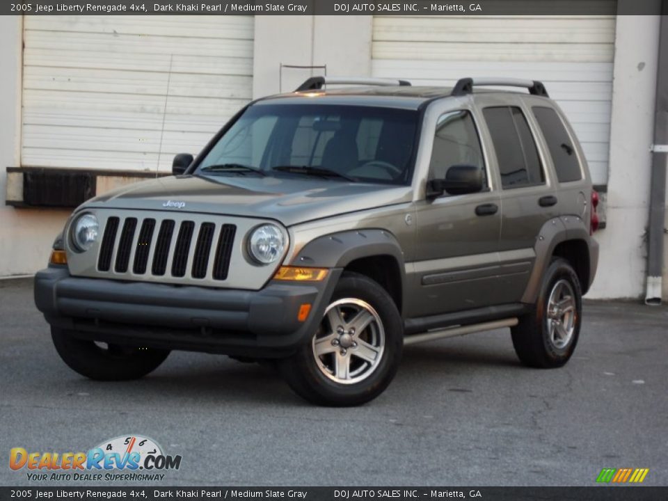Front 3/4 View of 2005 Jeep Liberty Renegade 4x4 Photo #10