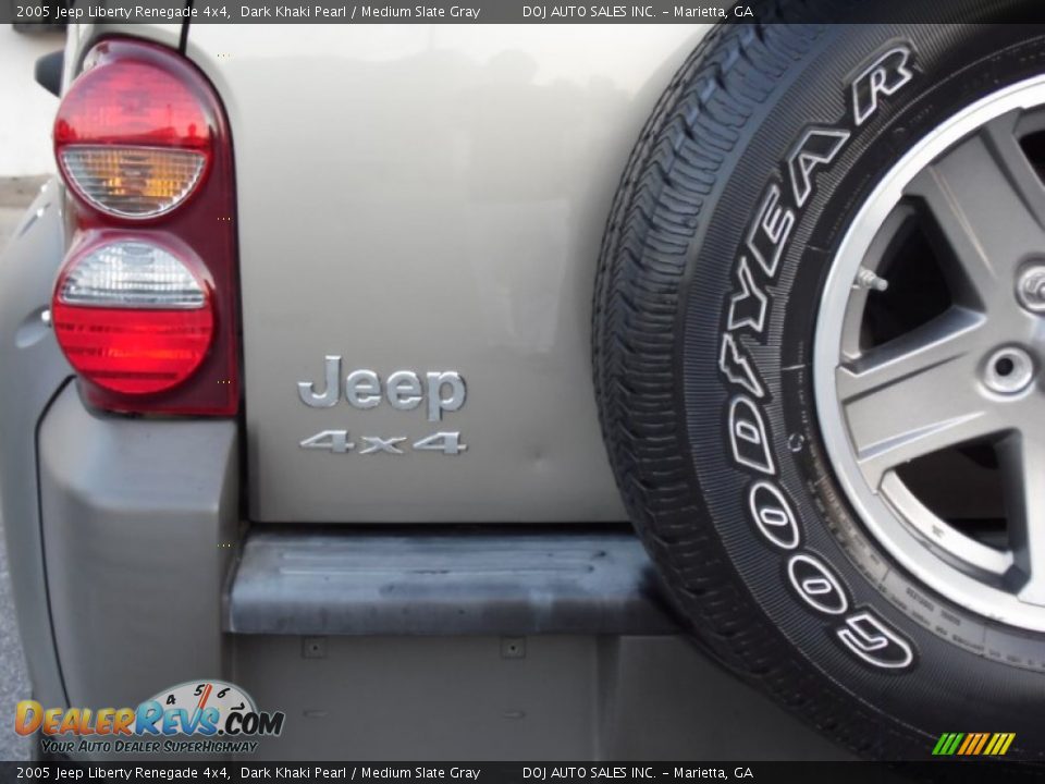 2005 Jeep Liberty Renegade 4x4 Dark Khaki Pearl / Medium Slate Gray Photo #33