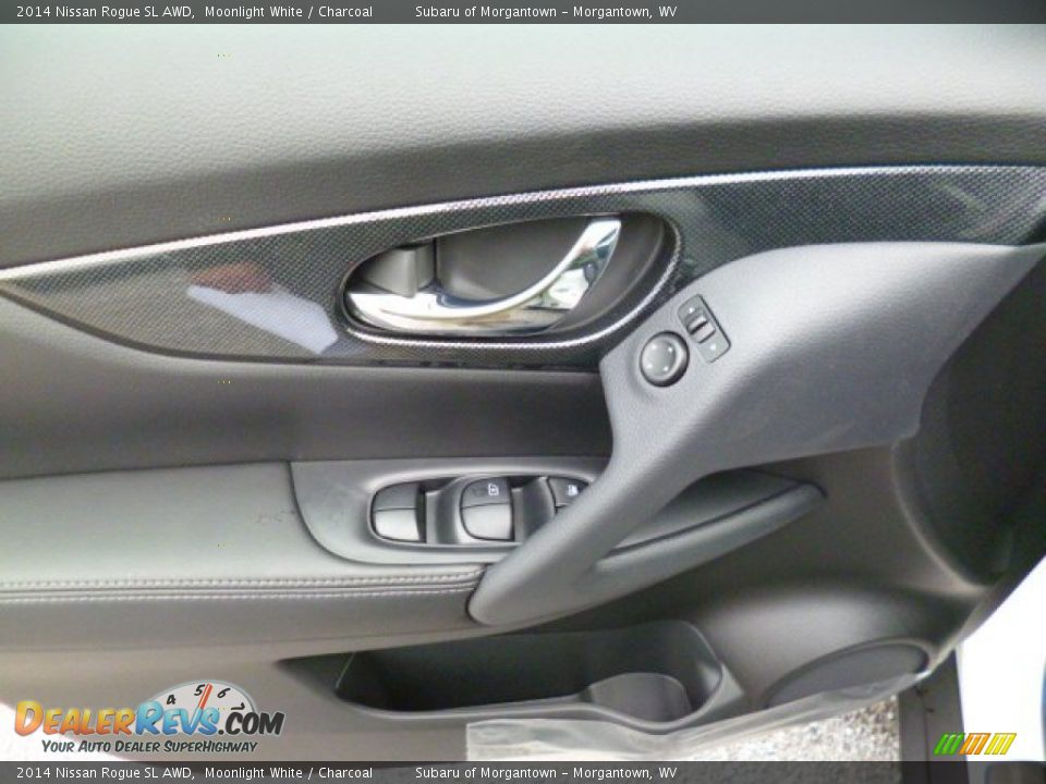 2014 Nissan Rogue SL AWD Moonlight White / Charcoal Photo #16