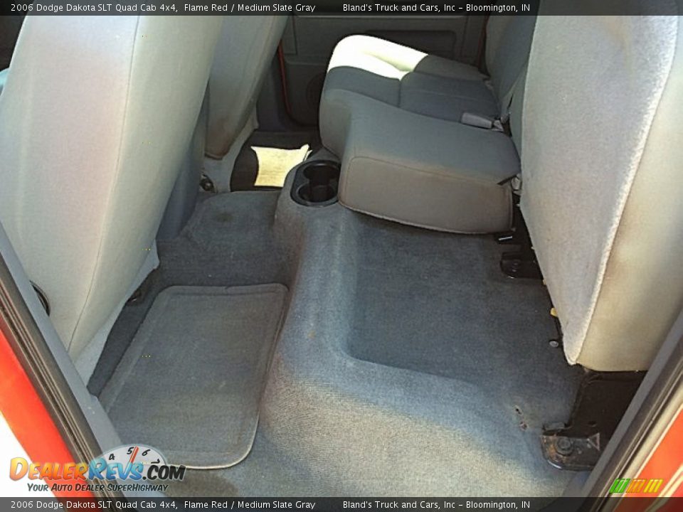 2006 Dodge Dakota SLT Quad Cab 4x4 Flame Red / Medium Slate Gray Photo #20