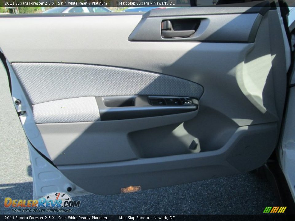 2011 Subaru Forester 2.5 X Satin White Pearl / Platinum Photo #12
