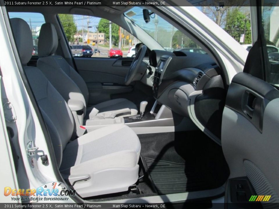 2011 Subaru Forester 2.5 X Satin White Pearl / Platinum Photo #17