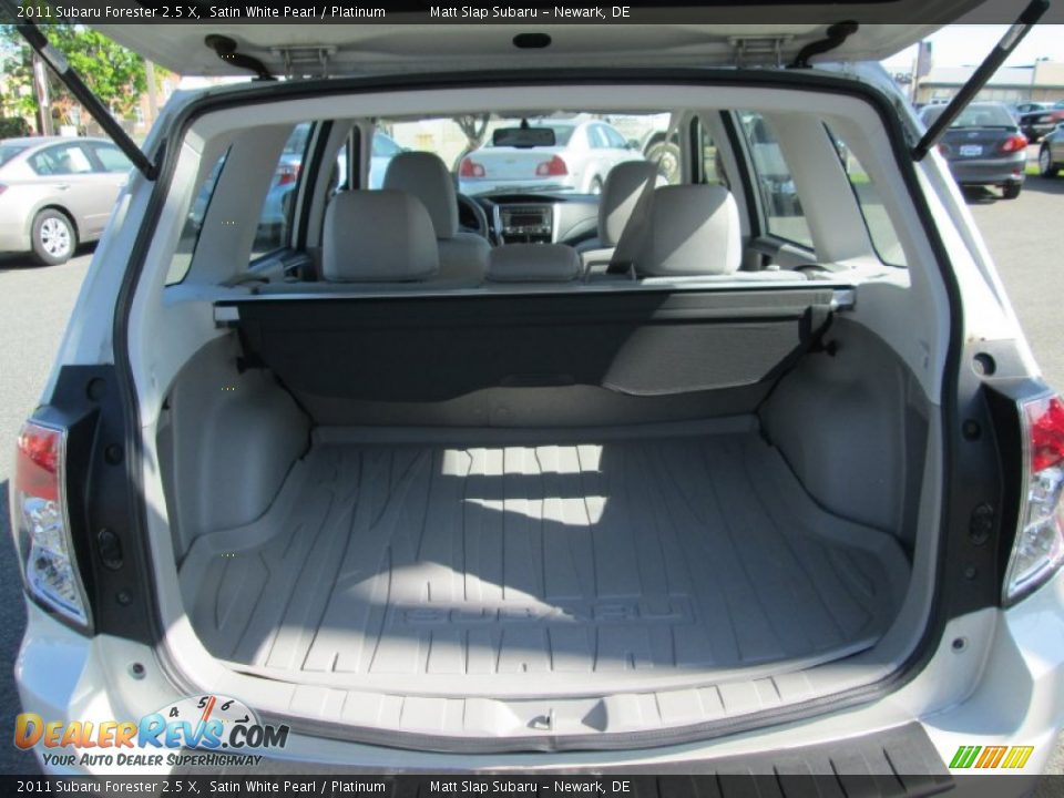 2011 Subaru Forester 2.5 X Satin White Pearl / Platinum Photo #19