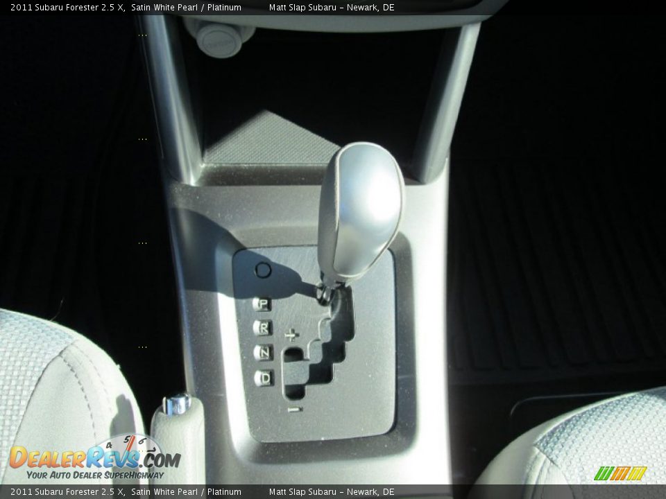 2011 Subaru Forester 2.5 X Satin White Pearl / Platinum Photo #25