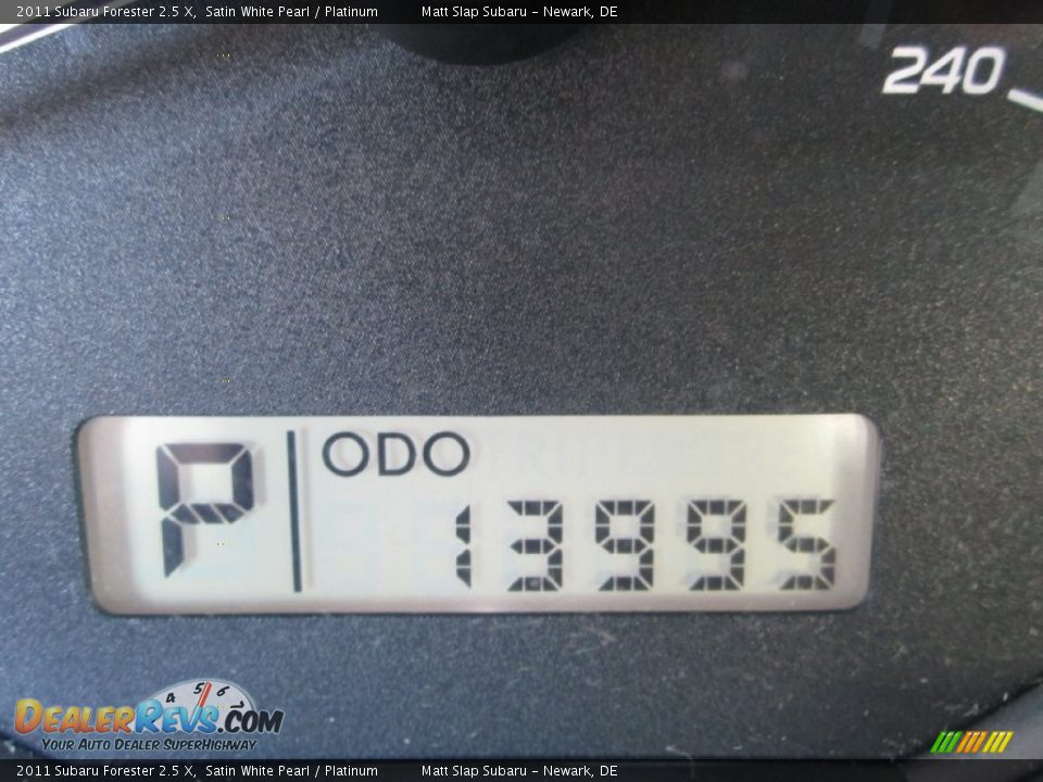 2011 Subaru Forester 2.5 X Satin White Pearl / Platinum Photo #27