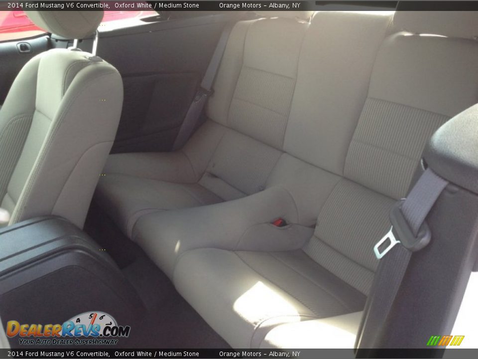 2014 Ford Mustang V6 Convertible Oxford White / Medium Stone Photo #13
