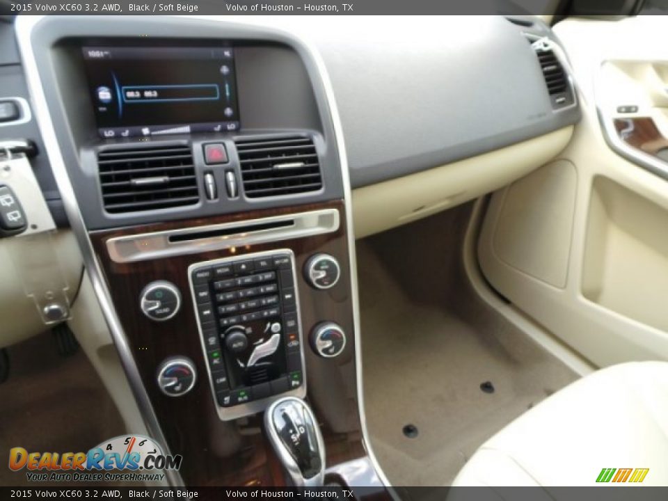 2015 Volvo XC60 3.2 AWD Black / Soft Beige Photo #12