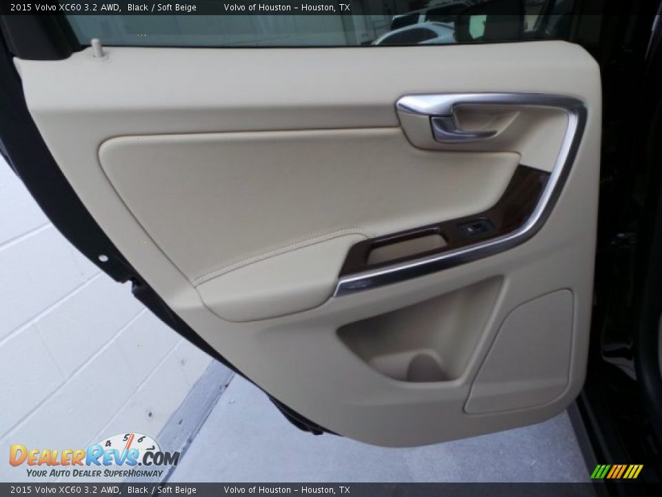 2015 Volvo XC60 3.2 AWD Black / Soft Beige Photo #21