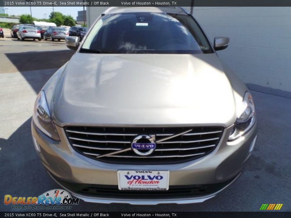2015 Volvo XC60 T5 Drive-E Sea Shell Metallic / Off Black Photo #2