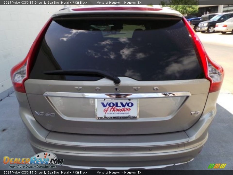 2015 Volvo XC60 T5 Drive-E Sea Shell Metallic / Off Black Photo #4