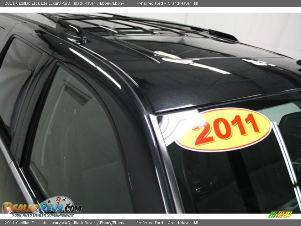 2011 Cadillac Escalade Luxury AWD Black Raven / Ebony/Ebony Photo #7