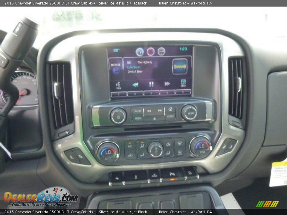 2015 Chevrolet Silverado 2500HD LT Crew Cab 4x4 Silver Ice Metallic / Jet Black Photo #16