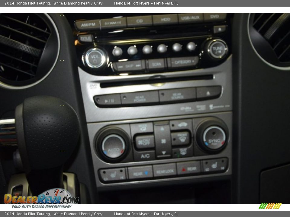 2014 Honda Pilot Touring White Diamond Pearl / Gray Photo #16