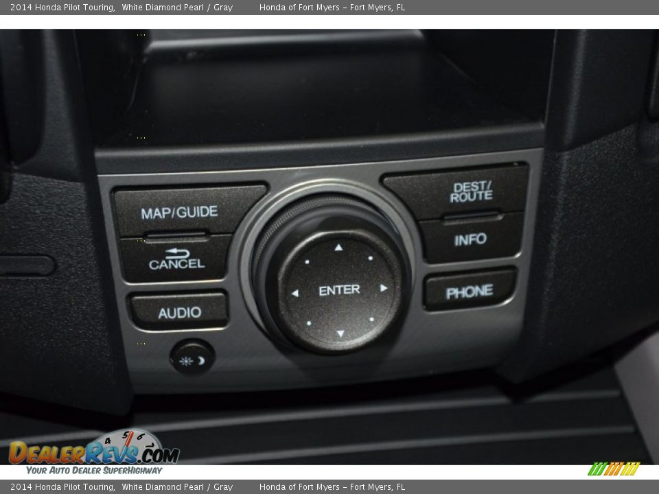 2014 Honda Pilot Touring White Diamond Pearl / Gray Photo #17