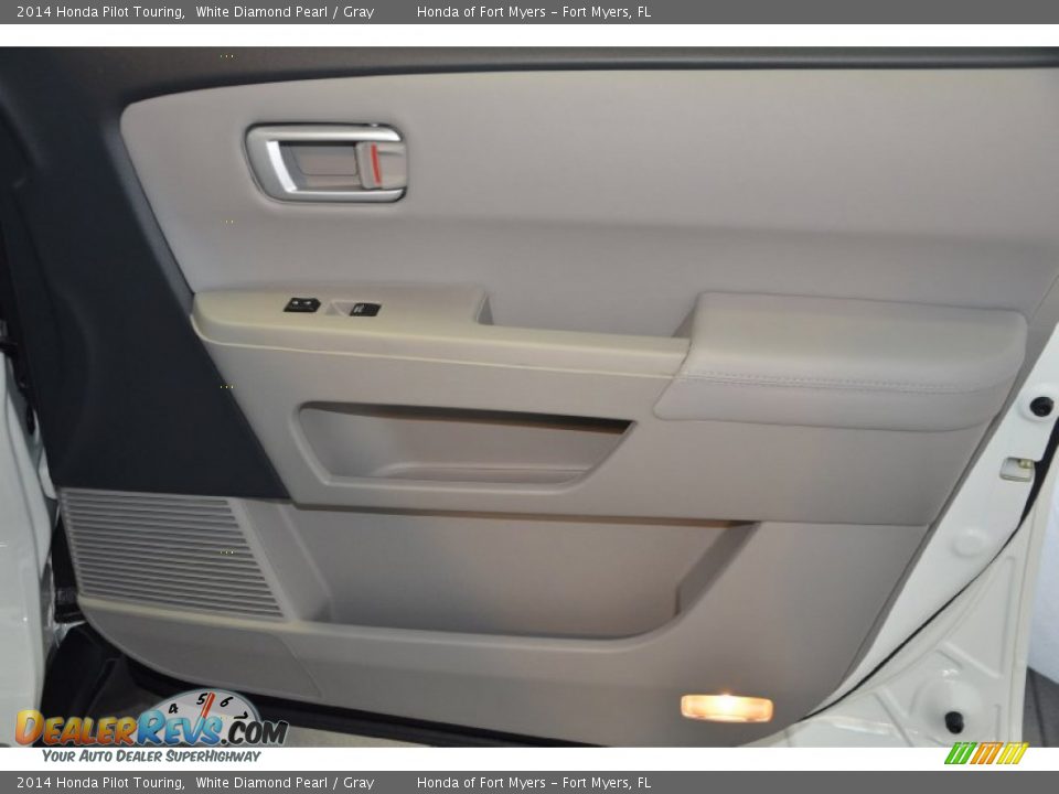 2014 Honda Pilot Touring White Diamond Pearl / Gray Photo #35