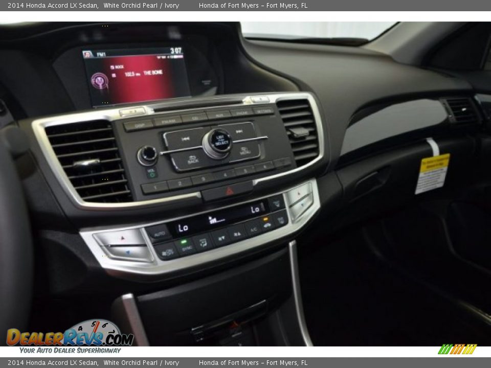 2014 Honda Accord LX Sedan White Orchid Pearl / Ivory Photo #16