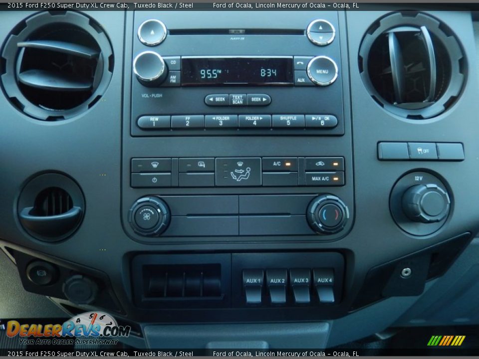 Controls of 2015 Ford F250 Super Duty XL Crew Cab Photo #10