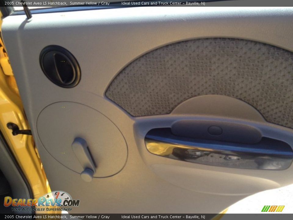 2005 Chevrolet Aveo LS Hatchback Summer Yellow / Gray Photo #12