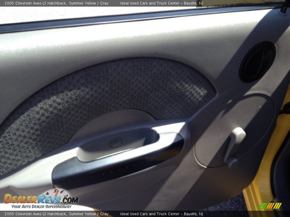 2005 Chevrolet Aveo LS Hatchback Summer Yellow / Gray Photo #19