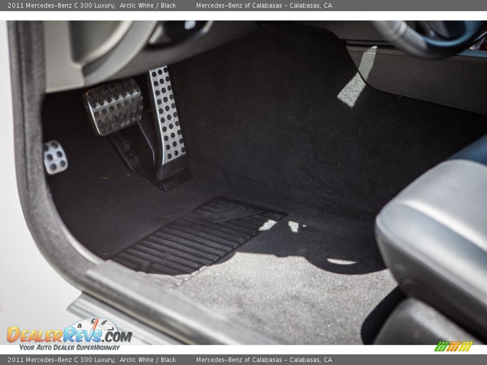 2011 Mercedes-Benz C 300 Luxury Arctic White / Black Photo #6
