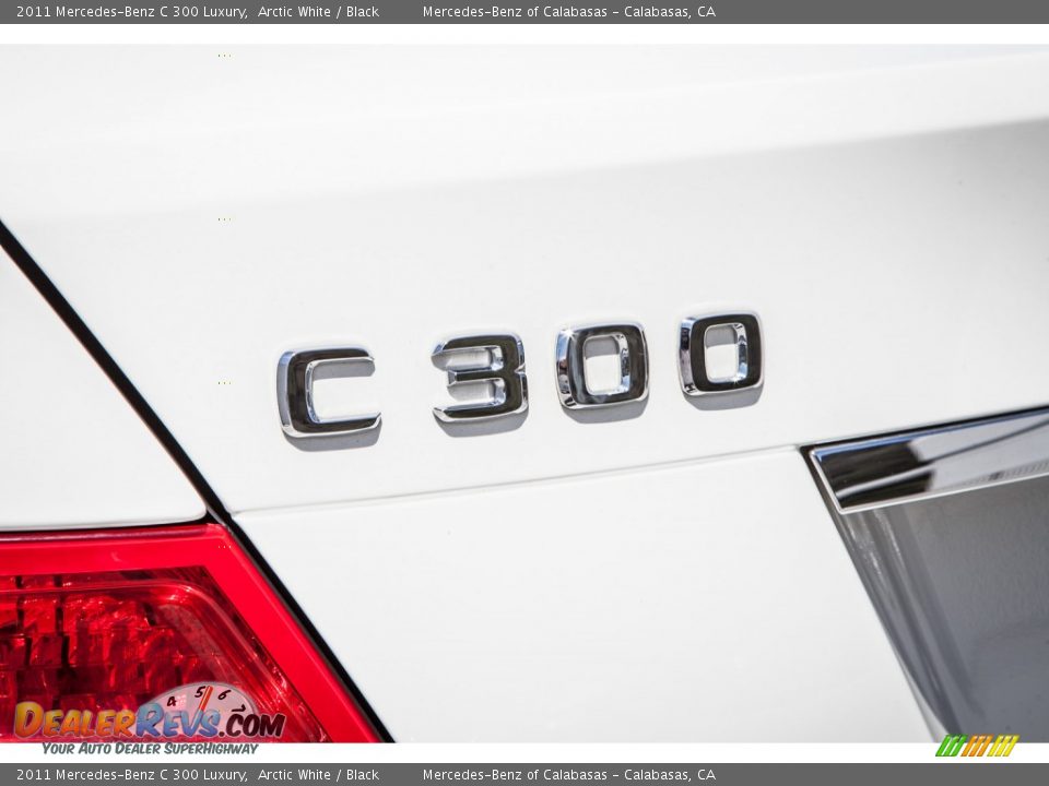 2011 Mercedes-Benz C 300 Luxury Arctic White / Black Photo #7