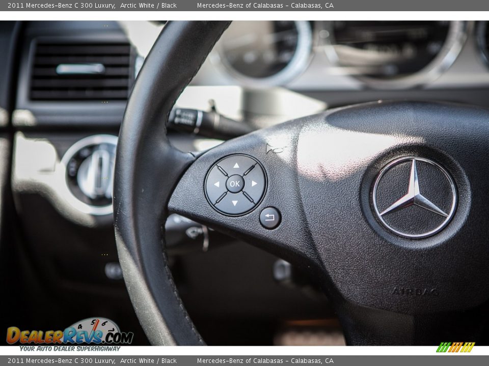 2011 Mercedes-Benz C 300 Luxury Arctic White / Black Photo #17