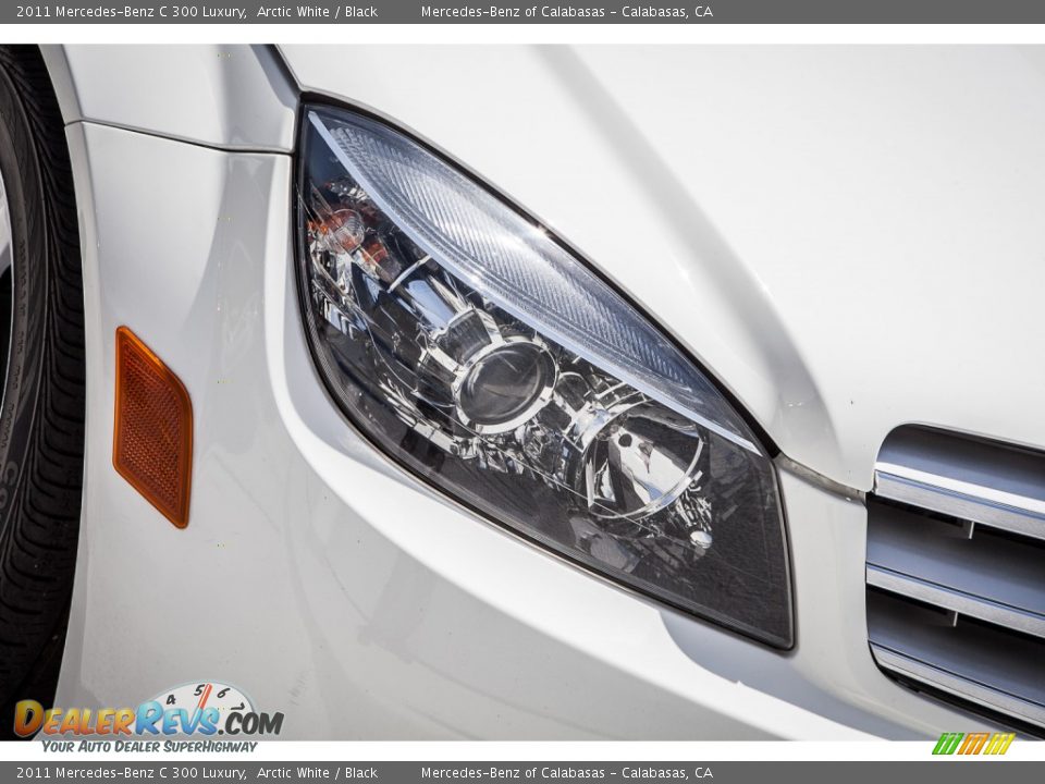 2011 Mercedes-Benz C 300 Luxury Arctic White / Black Photo #27