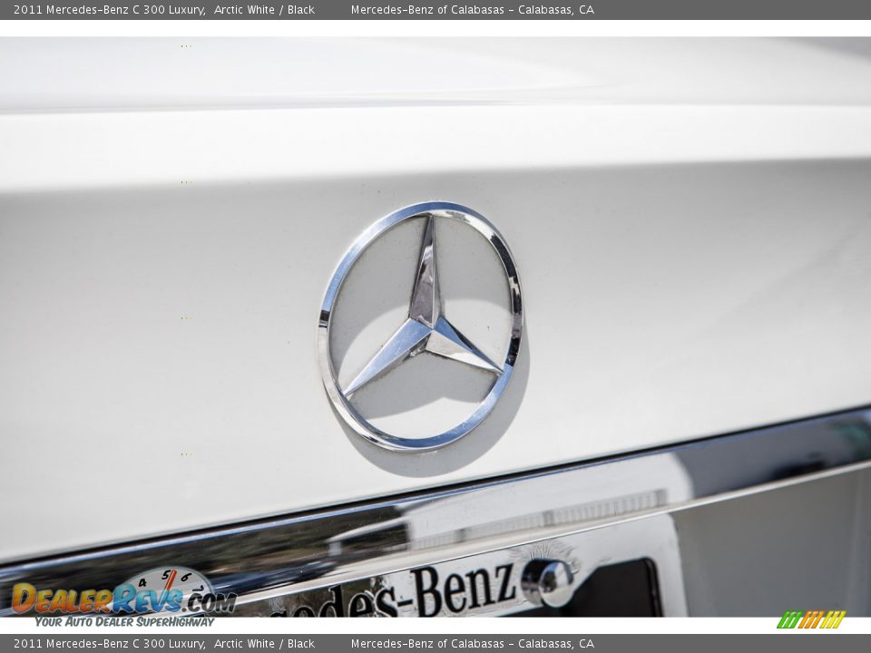 2011 Mercedes-Benz C 300 Luxury Arctic White / Black Photo #30