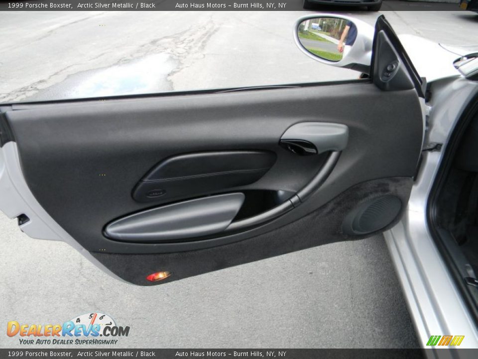 Door Panel of 1999 Porsche Boxster  Photo #23