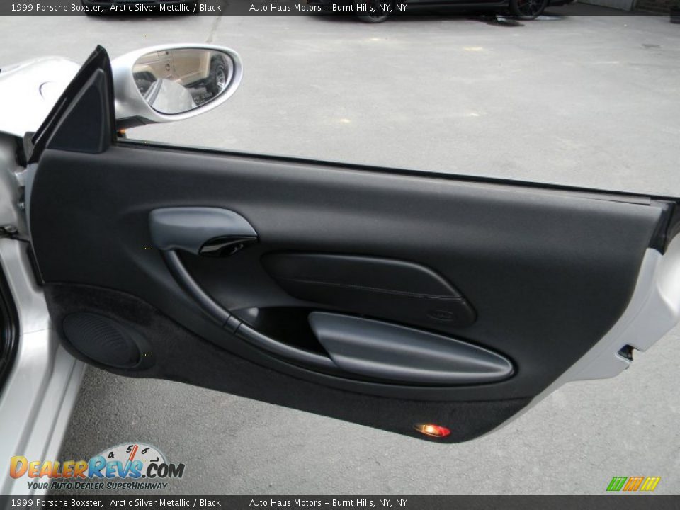Door Panel of 1999 Porsche Boxster  Photo #24
