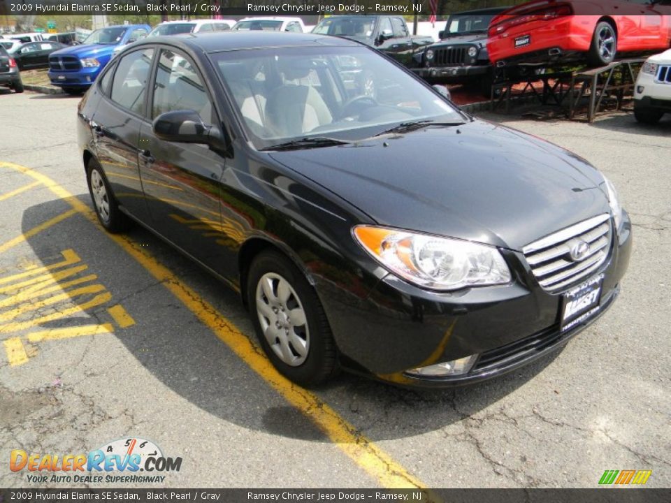 2009 Hyundai Elantra SE Sedan Black Pearl / Gray Photo #4
