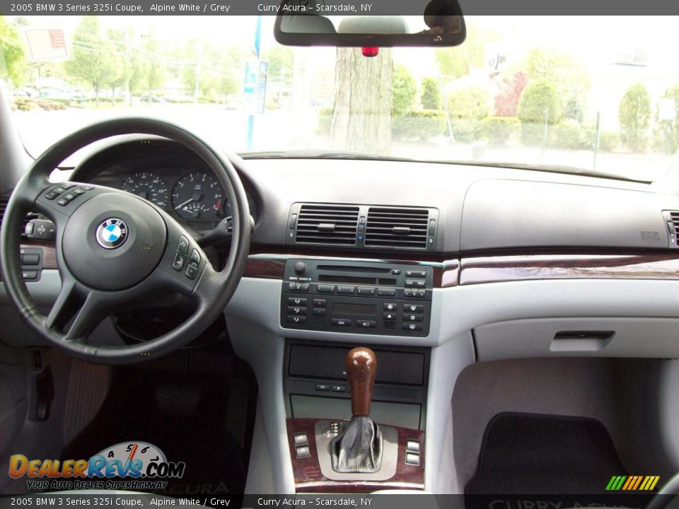 2005 BMW 3 Series 325i Coupe Alpine White / Grey Photo #13