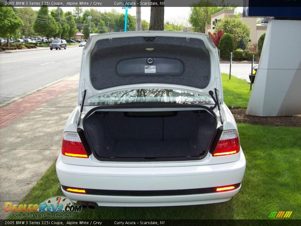 2005 BMW 3 Series 325i Coupe Alpine White / Grey Photo #18