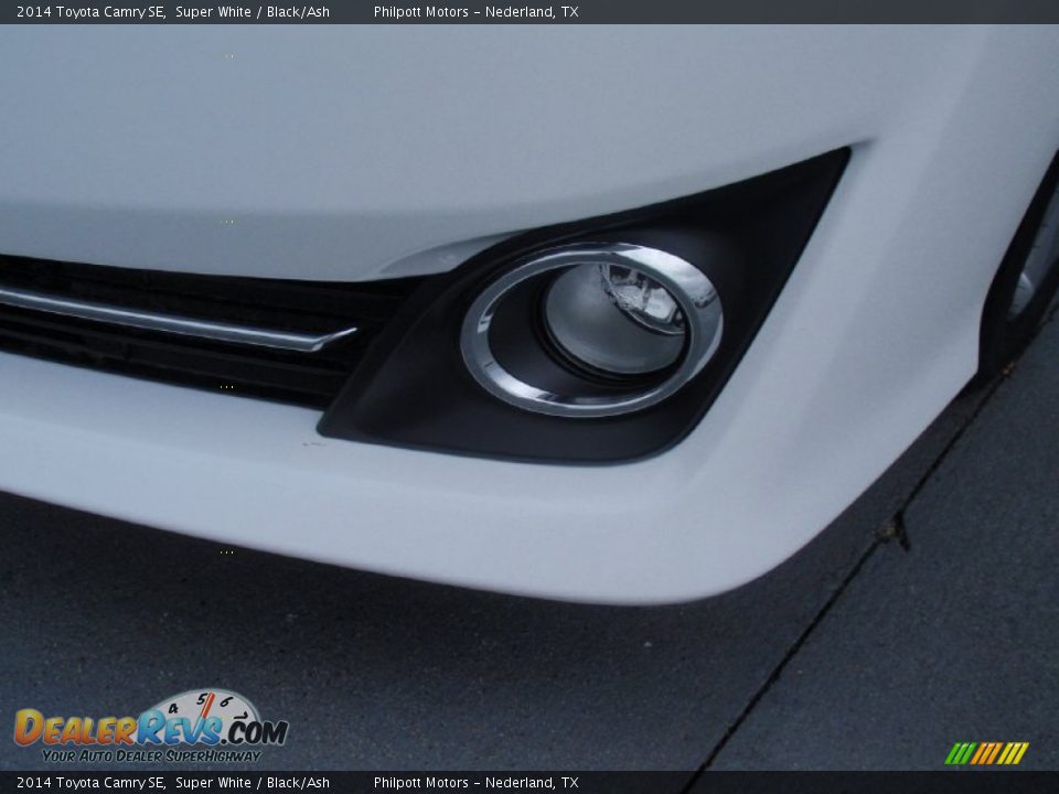 2014 Toyota Camry SE Super White / Black/Ash Photo #10