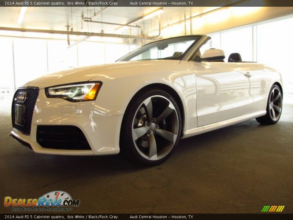 Front 3/4 View of 2014 Audi RS 5 Cabriolet quattro Photo #8