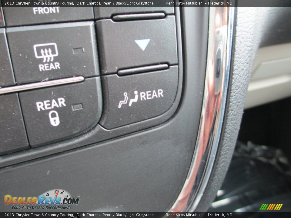 2013 Chrysler Town & Country Touring Dark Charcoal Pearl / Black/Light Graystone Photo #31