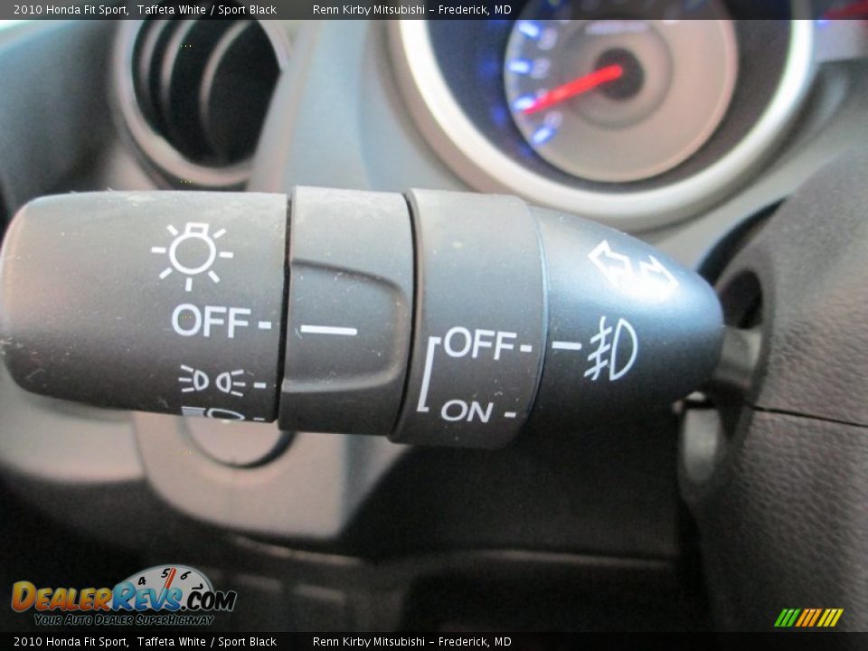 2010 Honda Fit Sport Taffeta White / Sport Black Photo #16