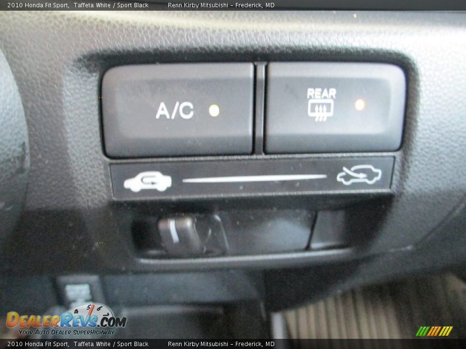 2010 Honda Fit Sport Taffeta White / Sport Black Photo #20