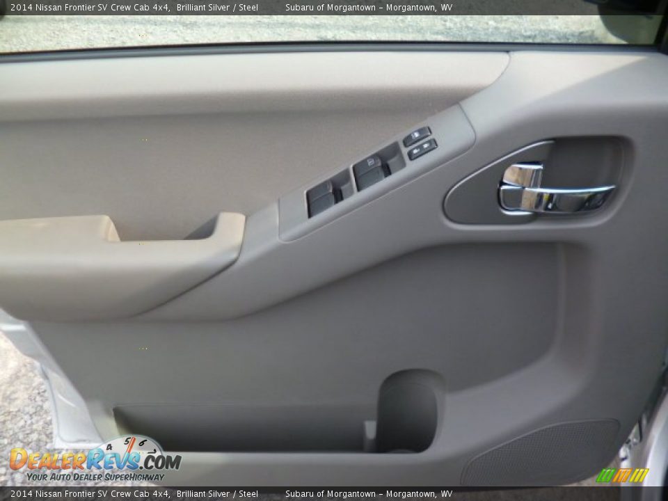 2014 Nissan Frontier SV Crew Cab 4x4 Brilliant Silver / Steel Photo #17