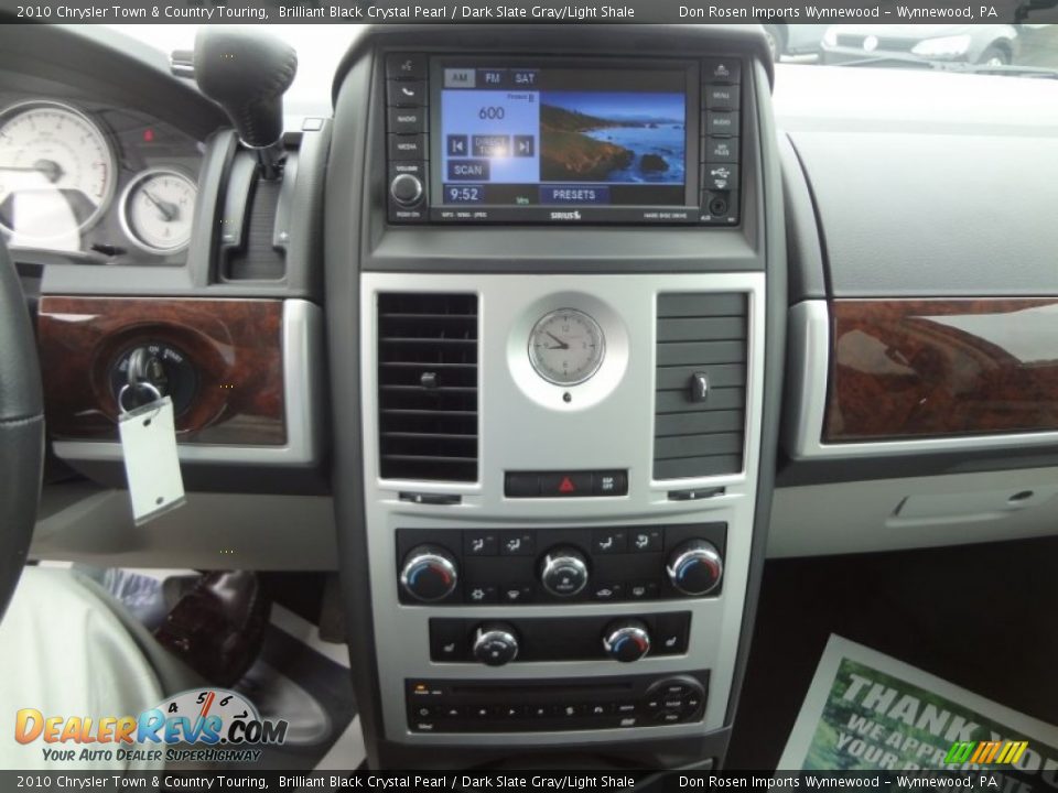 2010 Chrysler Town & Country Touring Brilliant Black Crystal Pearl / Dark Slate Gray/Light Shale Photo #5