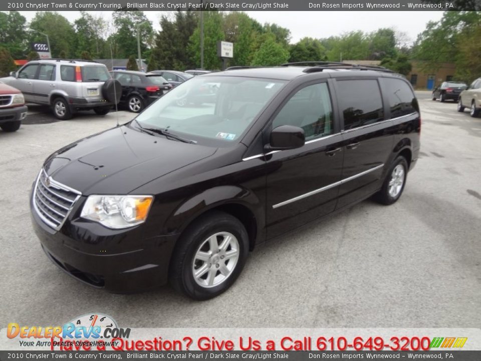 2010 Chrysler Town & Country Touring Brilliant Black Crystal Pearl / Dark Slate Gray/Light Shale Photo #7
