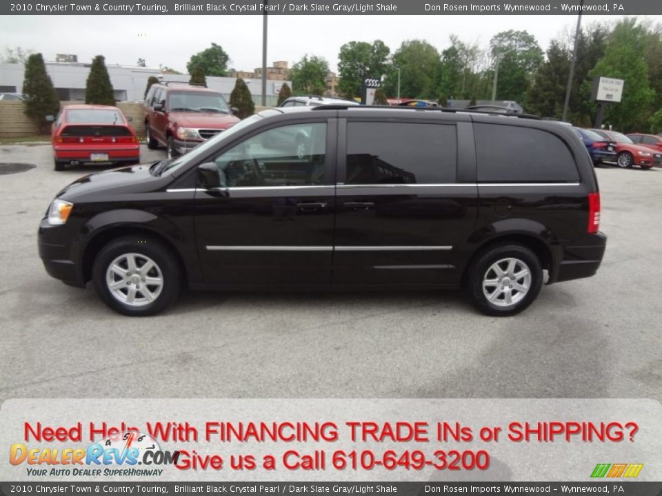 2010 Chrysler Town & Country Touring Brilliant Black Crystal Pearl / Dark Slate Gray/Light Shale Photo #8