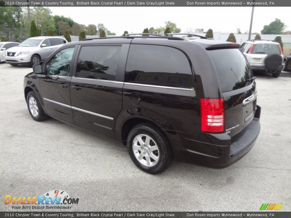 2010 Chrysler Town & Country Touring Brilliant Black Crystal Pearl / Dark Slate Gray/Light Shale Photo #9