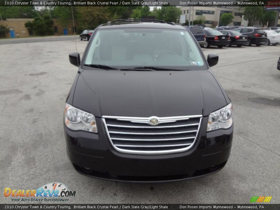 2010 Chrysler Town & Country Touring Brilliant Black Crystal Pearl / Dark Slate Gray/Light Shale Photo #11