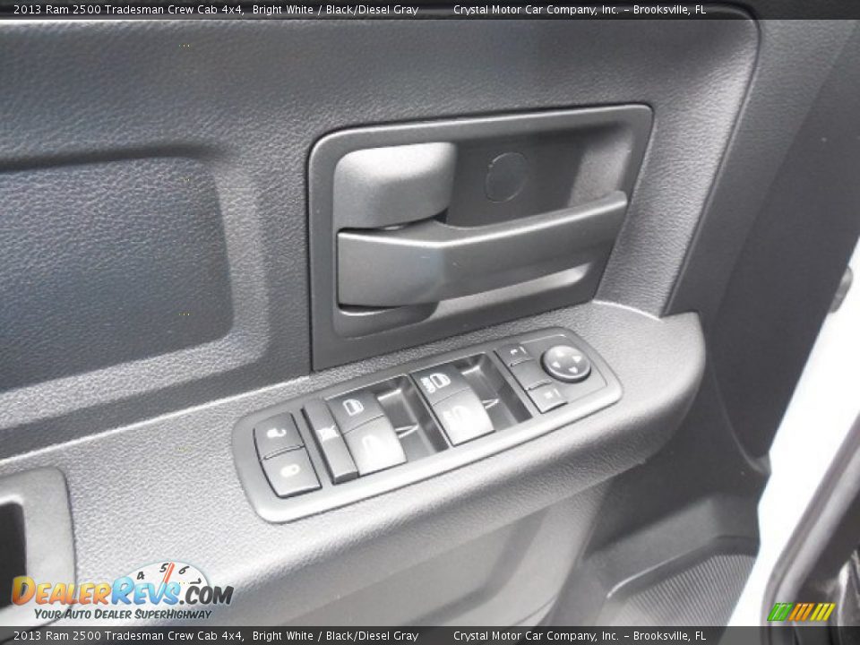 2013 Ram 2500 Tradesman Crew Cab 4x4 Bright White / Black/Diesel Gray Photo #17