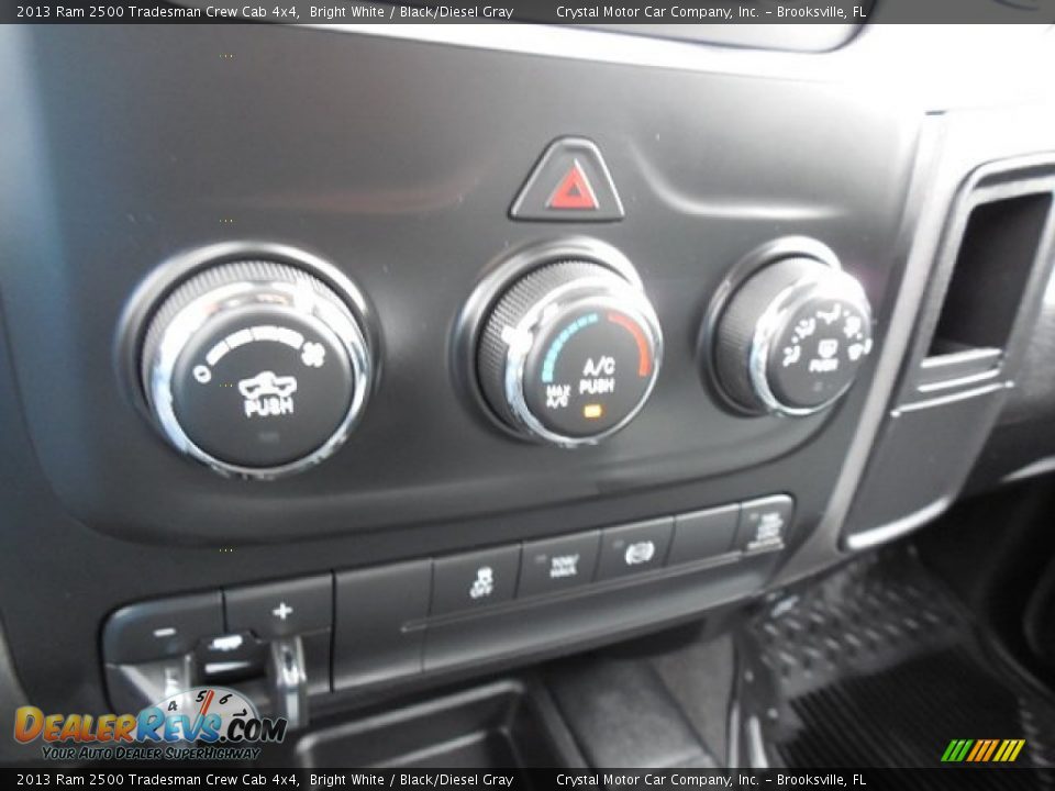 2013 Ram 2500 Tradesman Crew Cab 4x4 Bright White / Black/Diesel Gray Photo #20