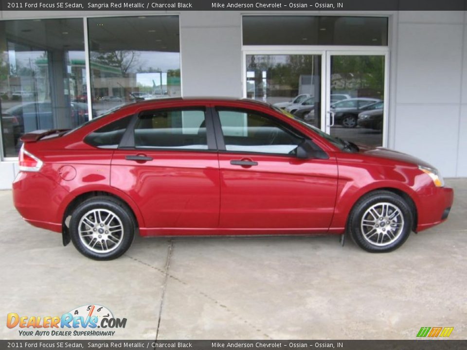 2011 Ford Focus SE Sedan Sangria Red Metallic / Charcoal Black Photo #2
