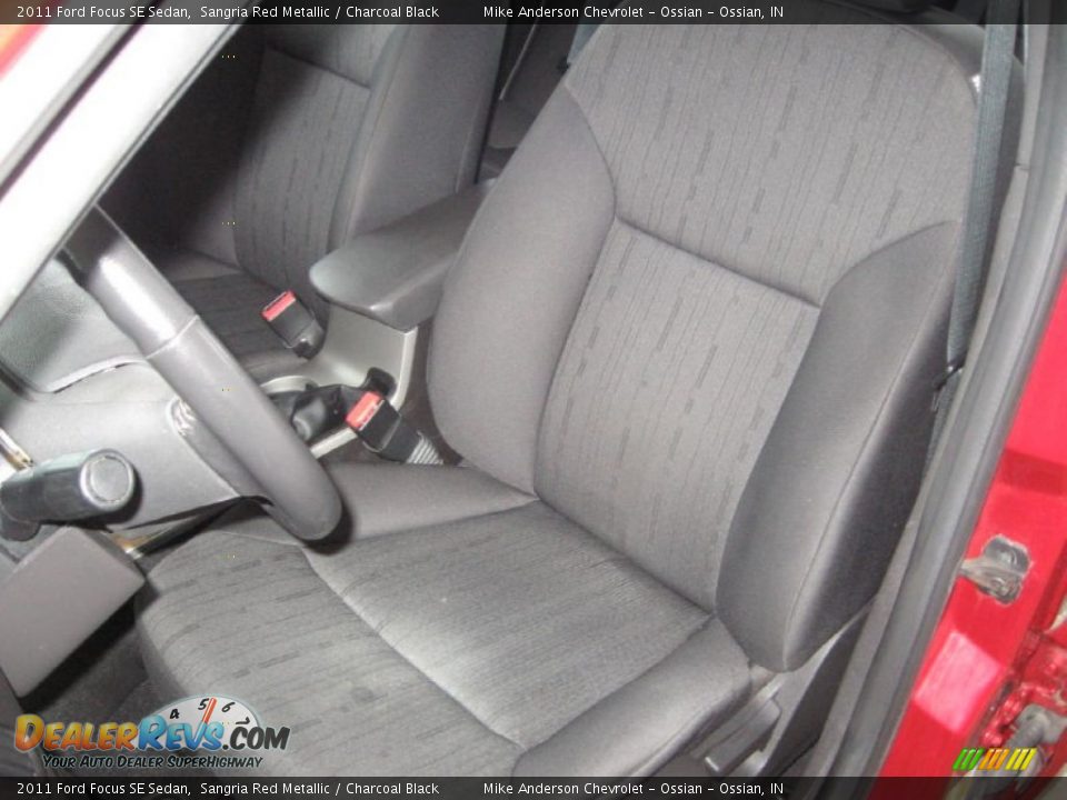 2011 Ford Focus SE Sedan Sangria Red Metallic / Charcoal Black Photo #7